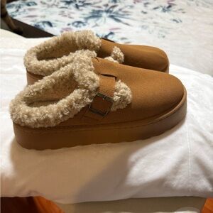 Cozy Tan Slip-On Shoes with Faux Fur Lining